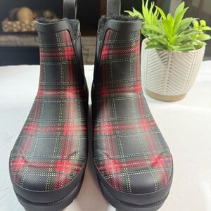 Tretorn Black‎ and Red Plaid Boots